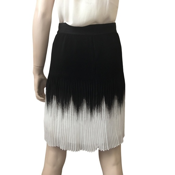 WHBM Chiffon Skirt Black and White Ombre Frilly Accordion Pleating Colour Block - Picture 6 of 14